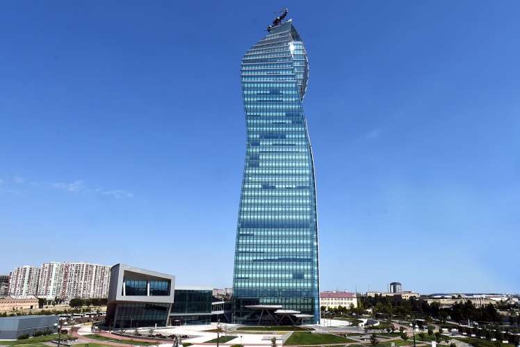 SOCAR Tower у Баку, теперішній головний офіс нафтової компанії.