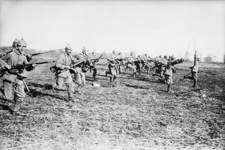 German infantry forces attack, August 1914.