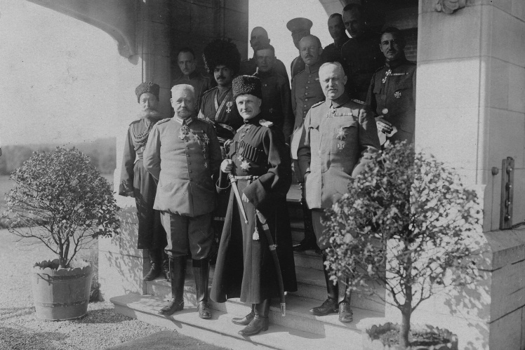 Гетьман Павло Скоропадський з німецькими генералами, 9 вересня 1918 року.