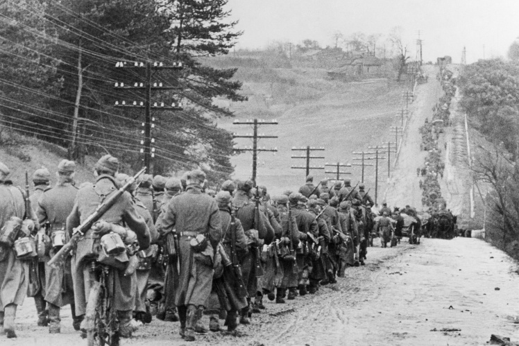 Німецькі війська на марші за 100 км від Москви, жовтень 1941 рік.