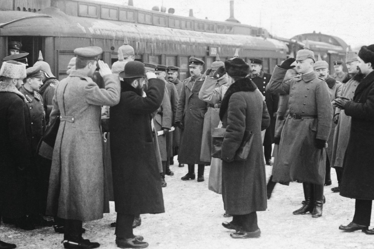 Зустріч більшовицької делегації у Брест-Литовську, 1918 рік.