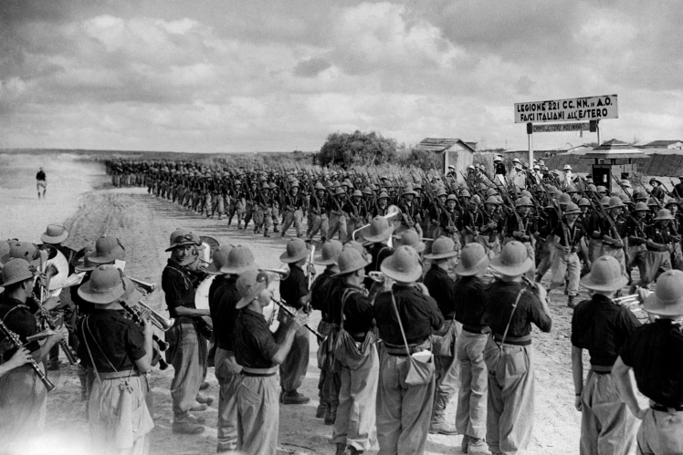 Італійські війська під час вторгнення до Ефіопії, 1935 рік.