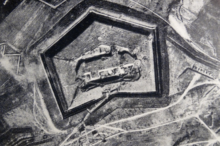 Airphoto of the Fort Duomont before the Battle of Verdun.