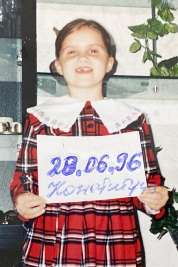 Little Mariana on the day when the Ukrainian Constitution was adopted. He says that the parents closely followed the meeting of the parliament that night.