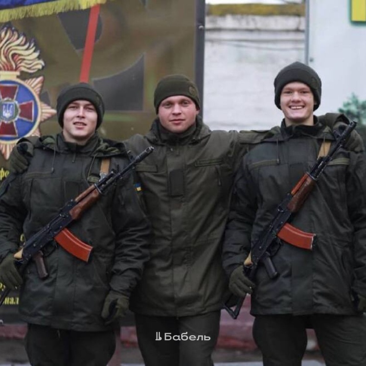Вадим Бондаренко в Черкасах після присяги (на фото крайній ліворуч).