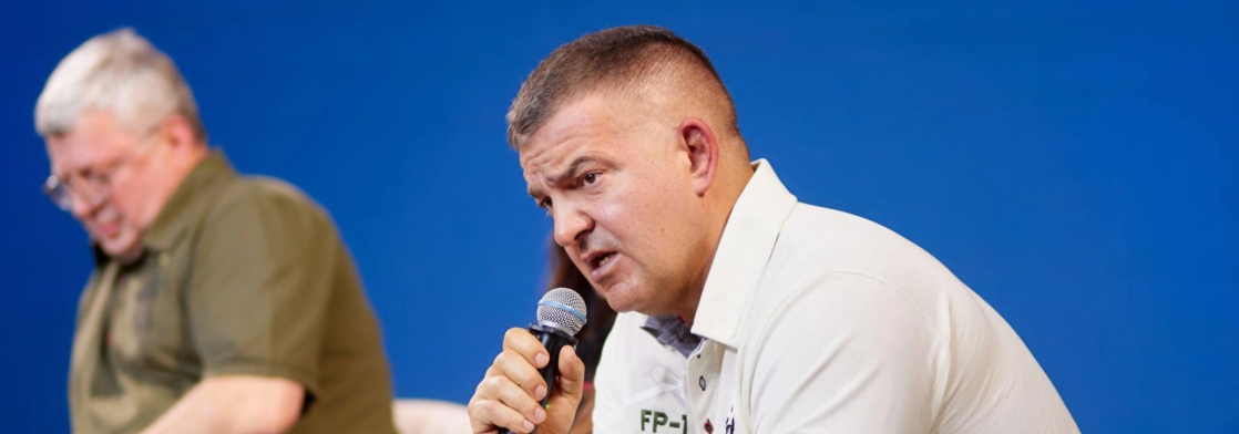 Власника компанії Fire Point Дениса Штілермана звинувачують у тому, що він створив монополіста за підтримки міністра Рустема Умєрова, щоб потім вигідно продати. Ось що він на це відповідає