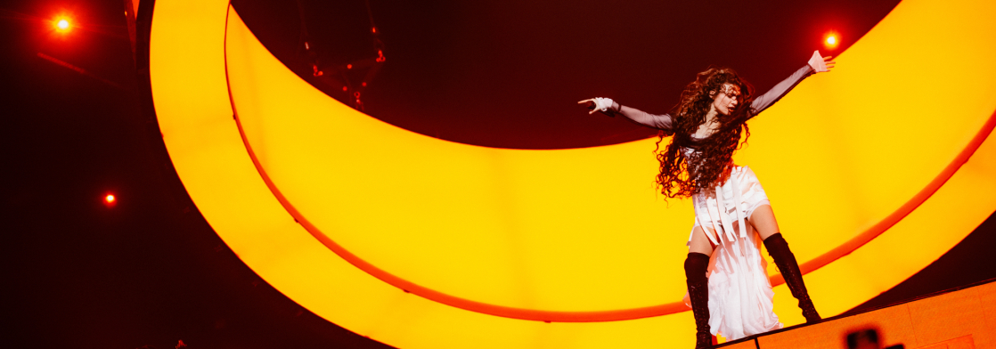 Jerry Heil has gone from YouTube home-covers to a sold-out show at the capitalʼs Palace of Sports. A great international career is ahead — explains music columnist Ihor Panasov