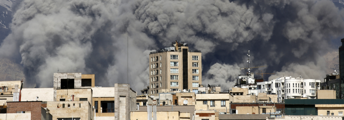 Три дні триває нова війна на Близькому Сході. Від неї постраждав Захід? Що вона означає для України? Максимально коротко