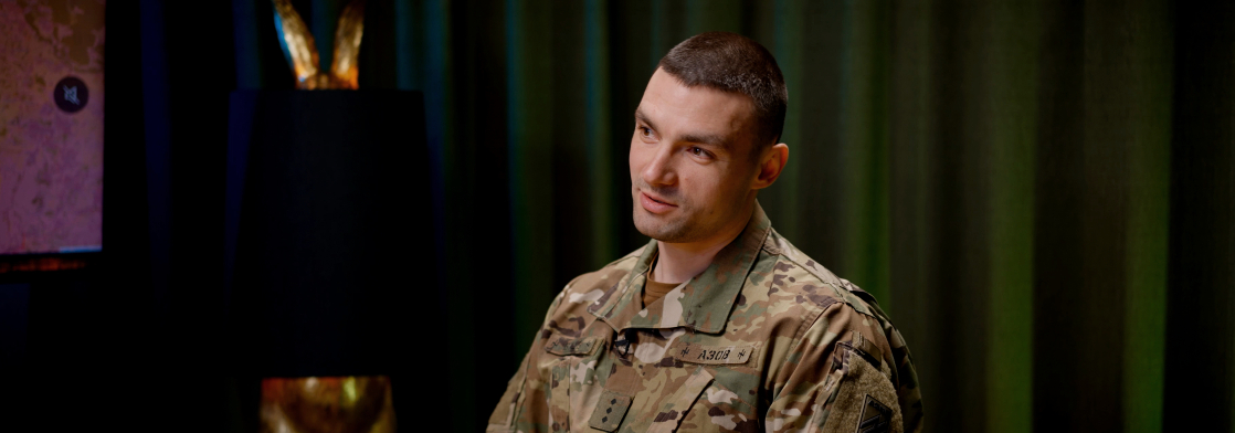Степан Вітковський пройшов шлях від пілота до командира батальйону безпілотників бригади «Азов». Що він бачив у боях, поки бригада зростала до корпусу — велике інтерв’ю