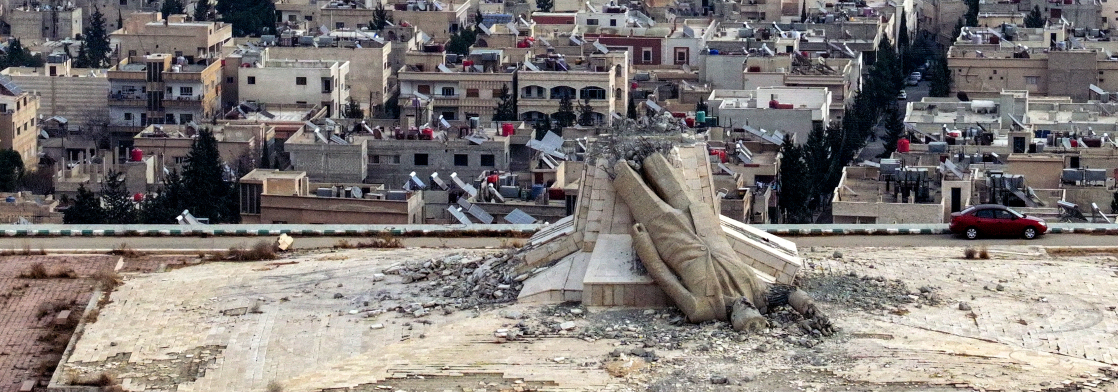 Рік тому сирійський диктатор Башар Асад втік до Москви. Тепер журналісти-розслідувачі з усього світу публікують «Досьє Дамаска» — сотні тисяч світлин і документів про злочини режиму