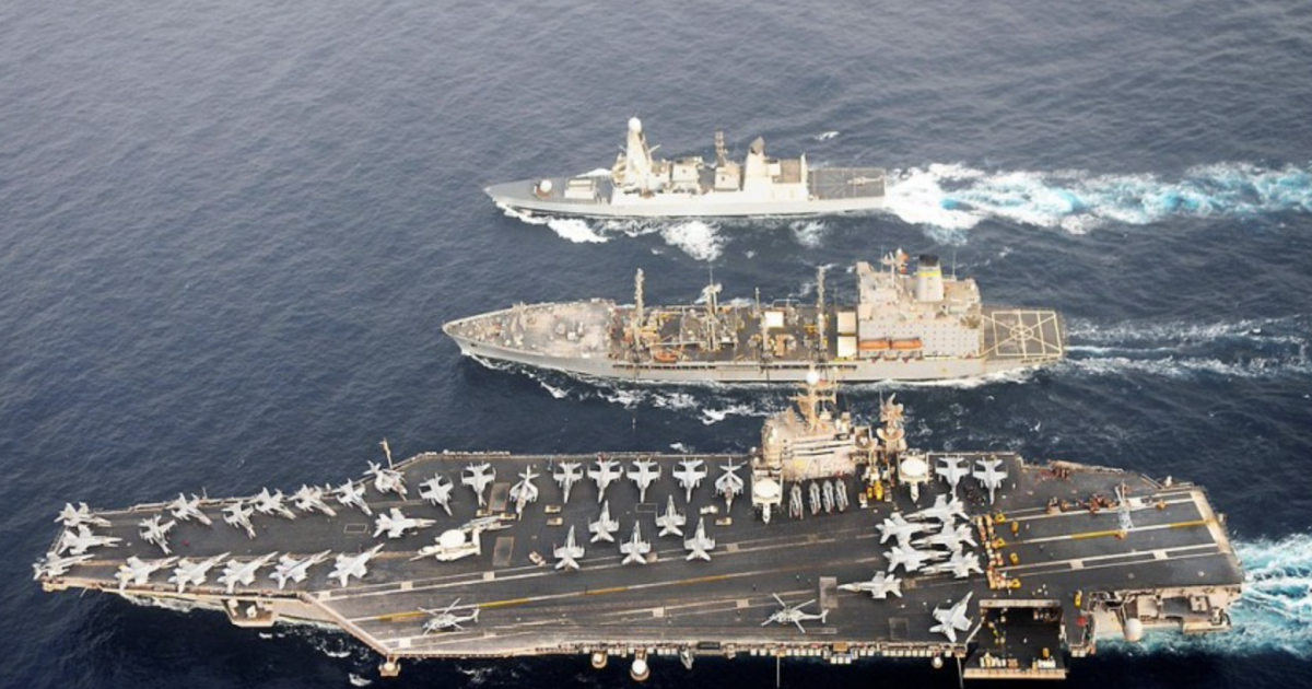 The US transfers air defense systems, missile systems, and the Lincoln aircraft carrier to Iran amid protests against Iranian authorities