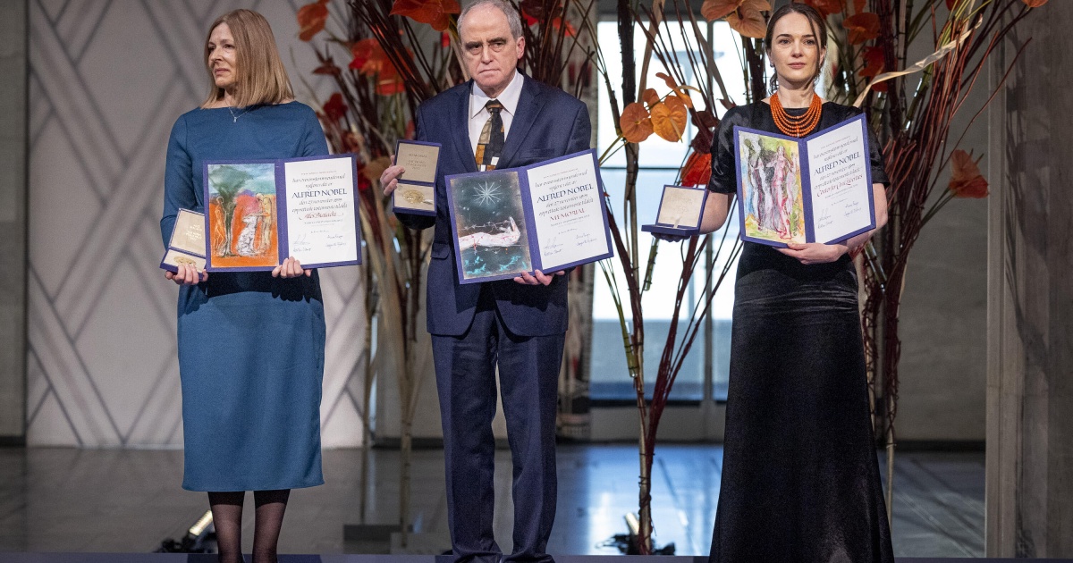 Nobel laureates wrote a letter calling for the peace plan to include a point on pardoning or exchanging political prisoners