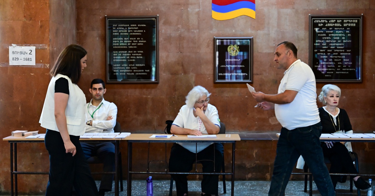 Parliamentary elections have started in Armenia amid pressure from Russia over the countryʼs pro-European course