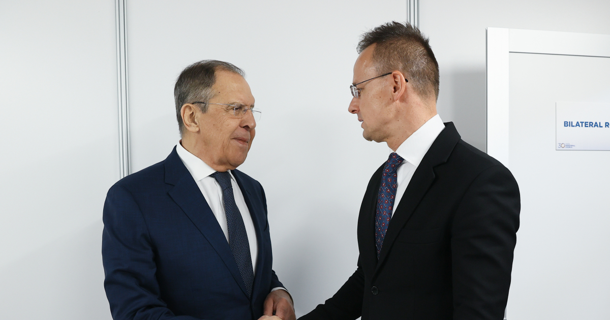 Hungarian Foreign Minister Szijjártó confirmed that he is communicating with Lavrov during closed EU meetings