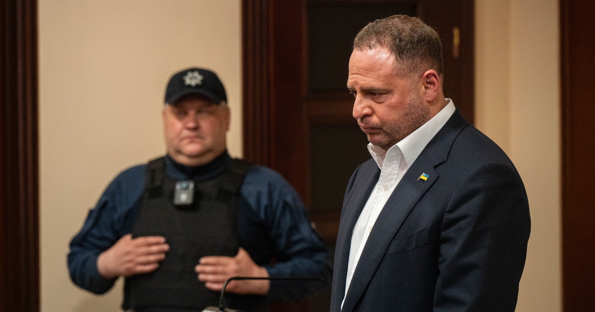 НАБУ оголосило підозру Єрмаку за відмивання коштів і будівництво в Козині