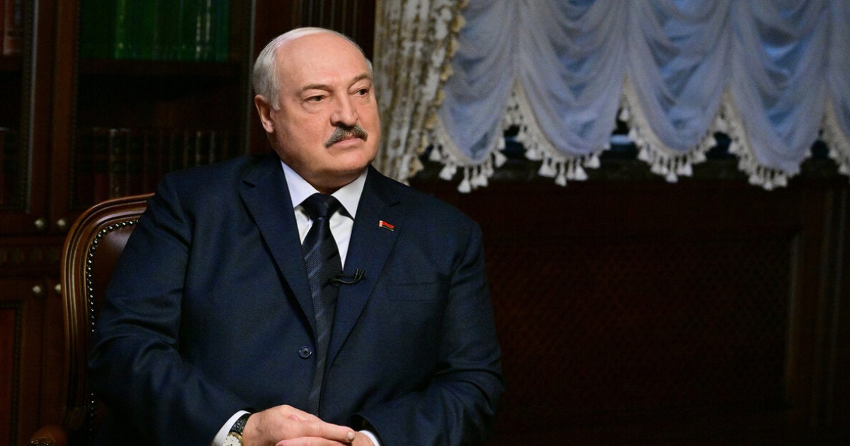 Lukashenko released 250 political prisoners after US delegation visit