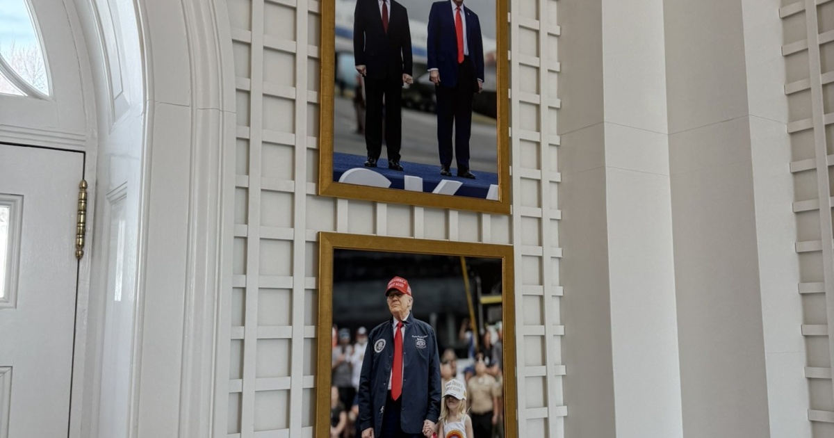 The White House showed a photo of Trump with Putin in Alaska