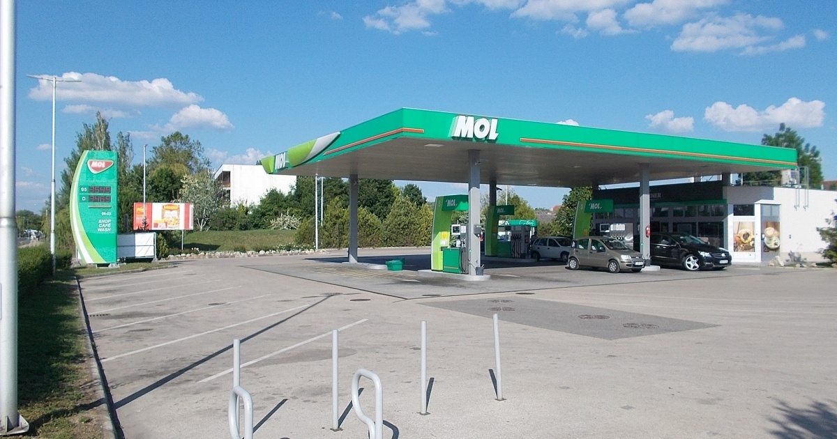 Hungaryʼs only oil refining company has announced its readiness to replace most of its Russian oil supplies