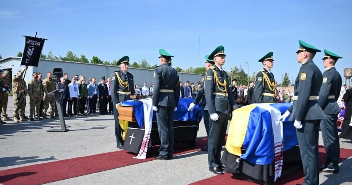 Прах Андрія Мельника та його дружини Софії повернули до України