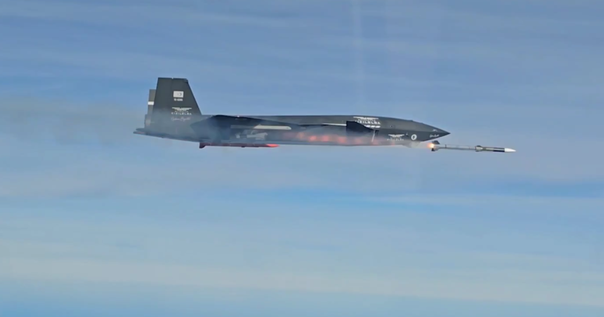 Bayraktar unmanned fighter jet hits air target with missile for the ...