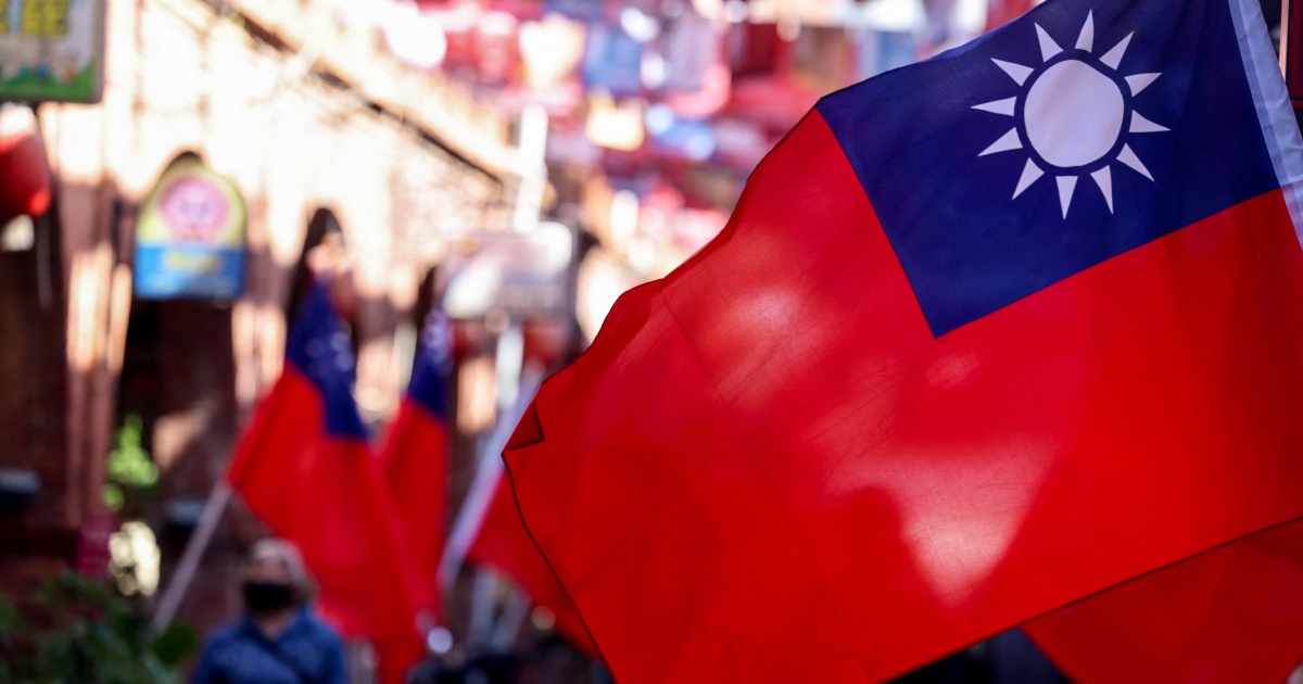 Taiwanʼs President offers Ukraine negotiations on sanctions violation. Zelensky previously said Russia gets missile components from Island