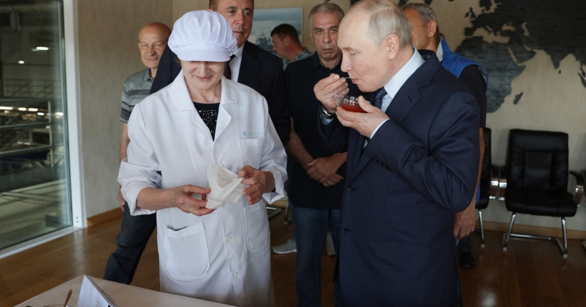 Путін уперше приїхав на Курильські острови