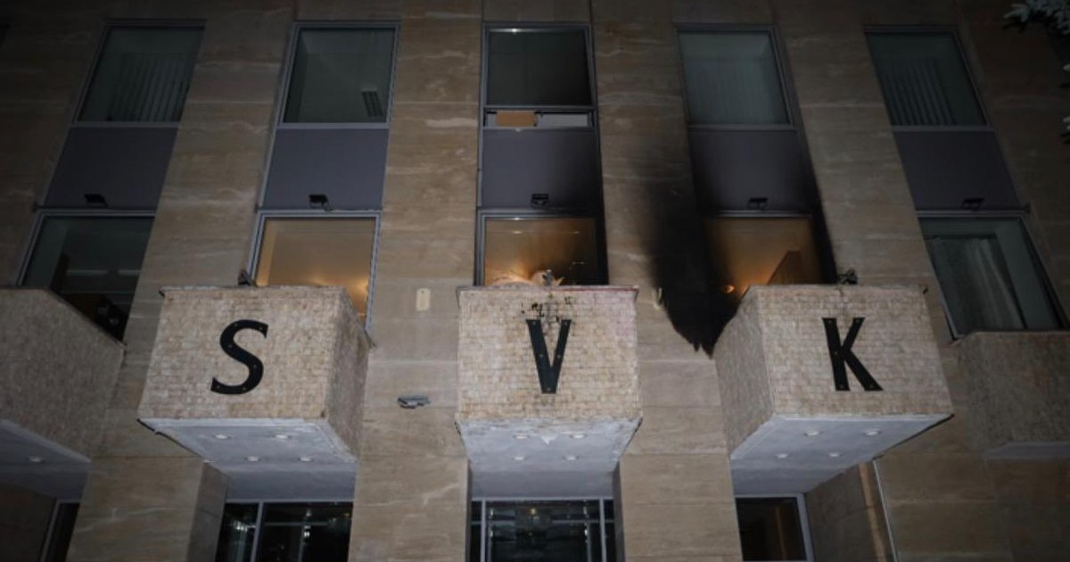 Russian House in Prague was pelted with Molotov cocktails