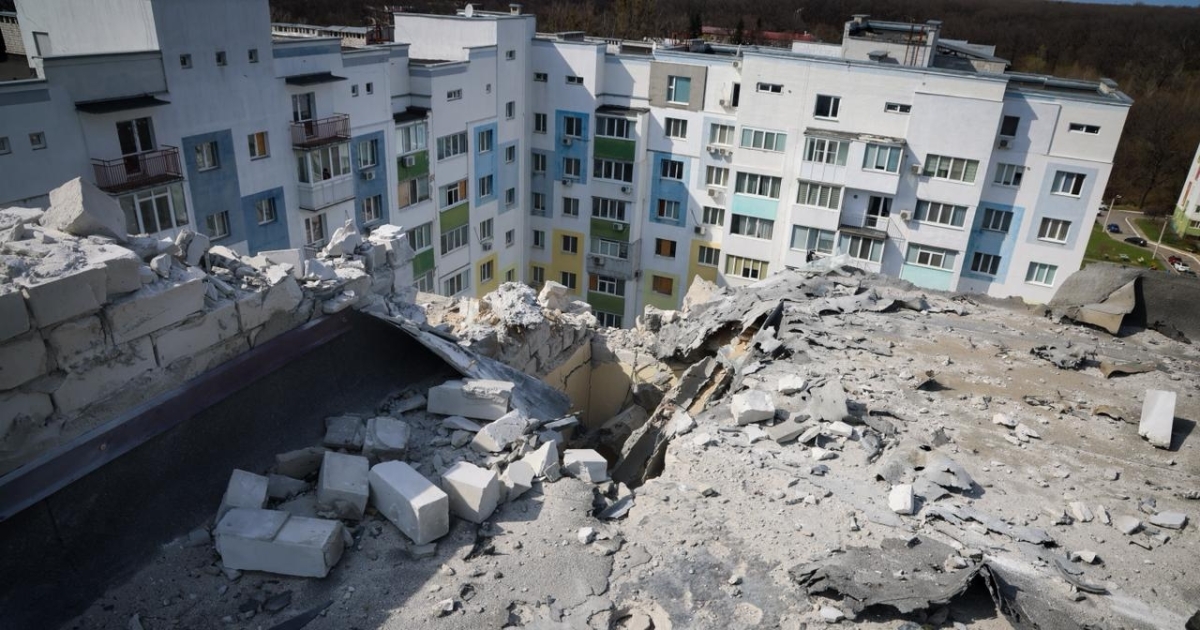 Russians hit a high-rise building in Kharkiv with a Shahed rocket ...