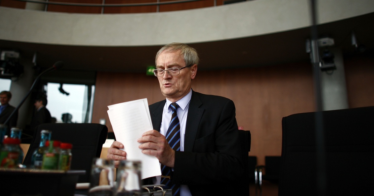 The “scandal of the century” is gaining momentum in Germany. The former head of intelligence is suspected of espionage and treason.