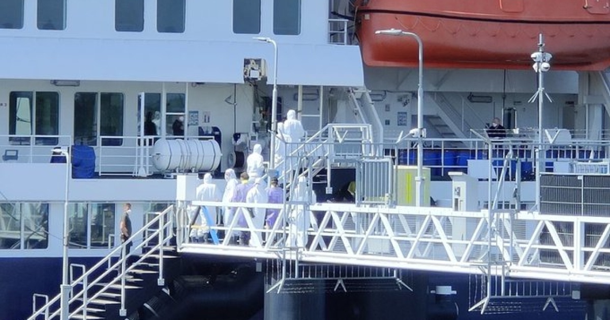 Cruise ship with hantavirus arrives in Rotterdam
