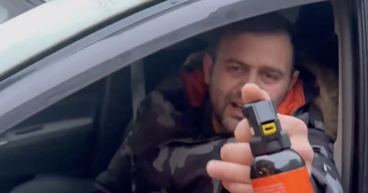 In Poland, a taxi driver sprayed tear gas in the face of a pregnant Ukrainian woman