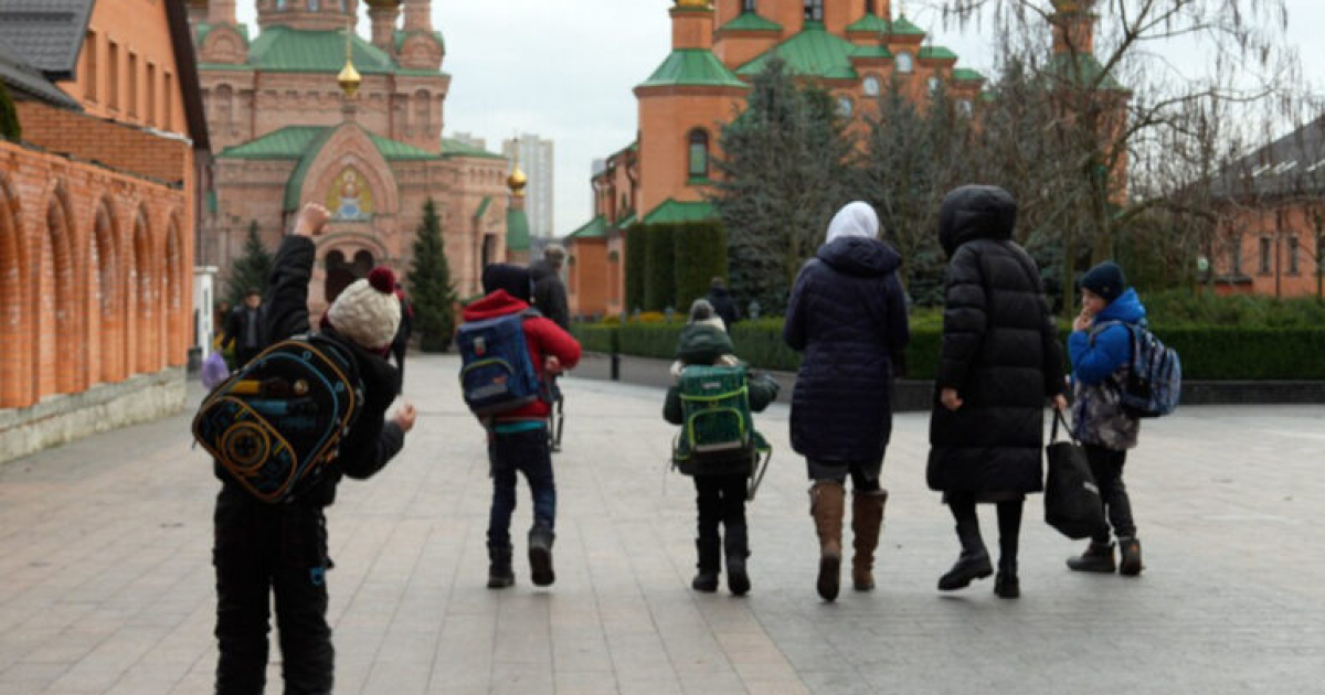 Slidstvo.Info: In Kyiv, at the monastery of the UOC MP, there is a school where children study according to Soviet textbooks and sing in Russian