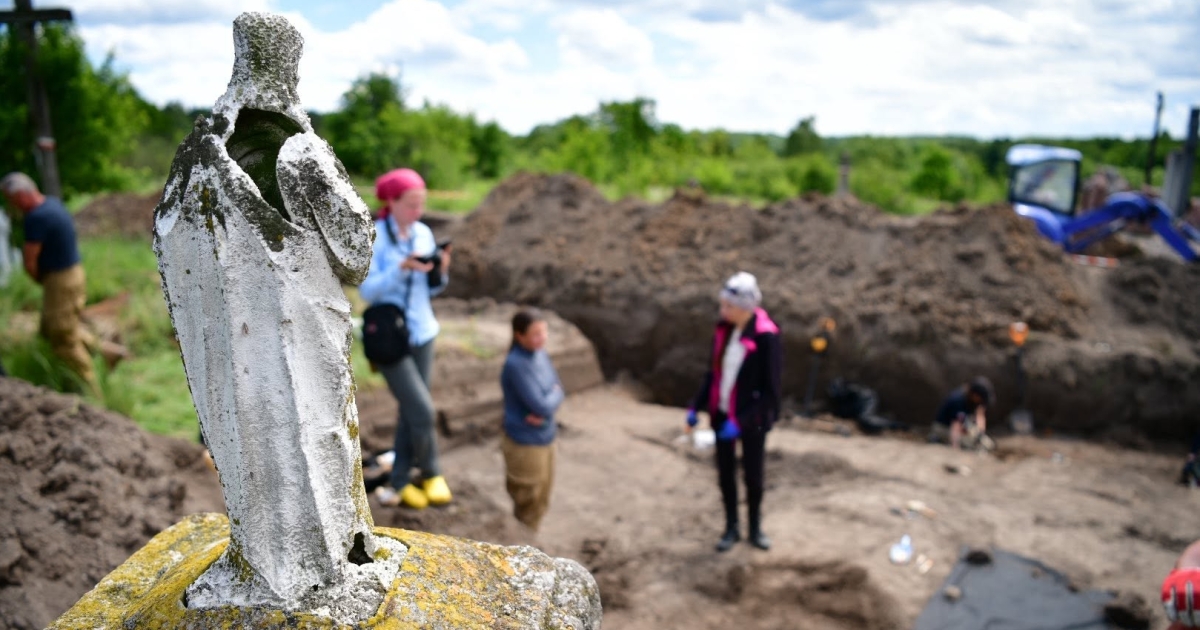 Polish-Ukrainian search operations have been completed in Huta Peniatska, Lviv region. A mass grave has been discovered