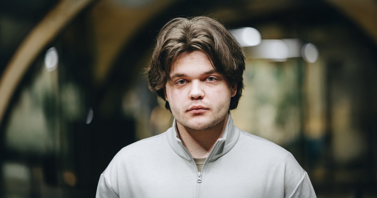 “My mother thought that a girl was worse for me than Russian army.” Bohdan Bezkorovaynyi lived in occupied Crimea as a teenager, not hiding his pro-Ukrainian views, and in 2026 he left for Ukraine.