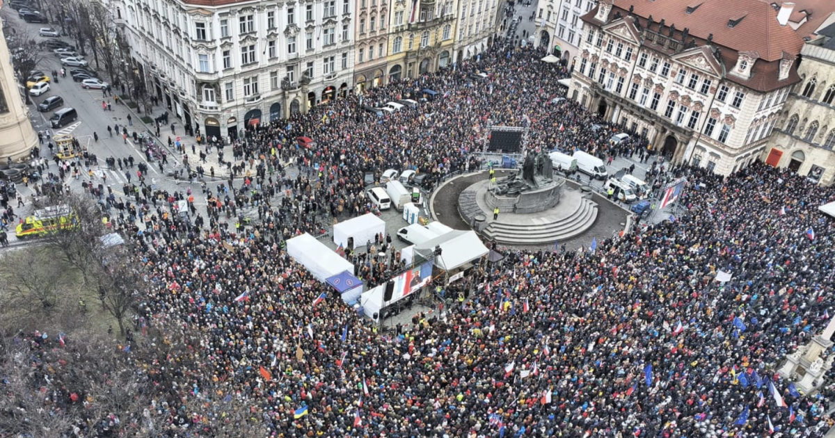 Thousands of people took to the streets of Prague to support the Czech president