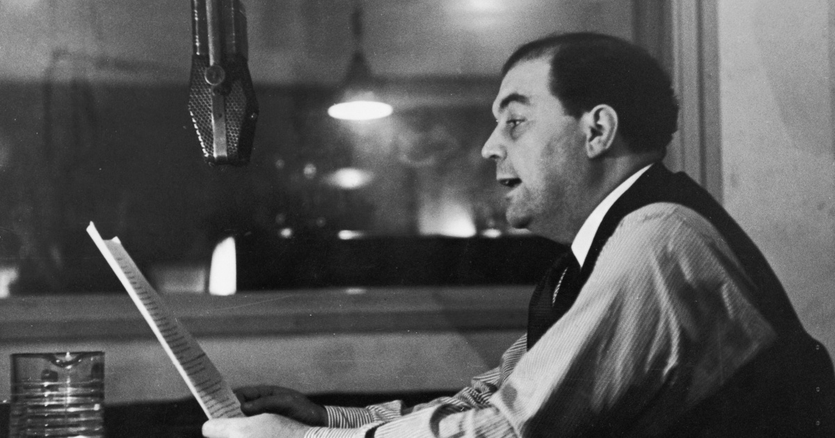 Journalist and author Peter Pomerantsev shares how to win the information war against Putin.