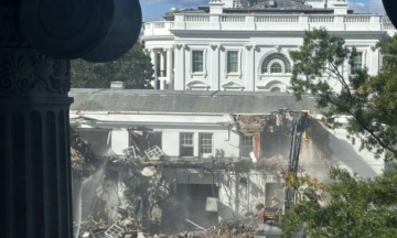 Construction of Trumpʼs $200 million ballroom suspended again in the US