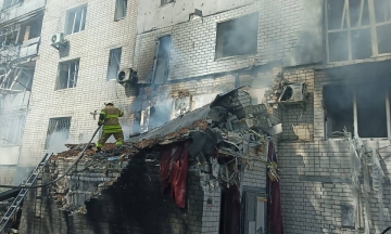 Росіяни вдарили по багатоповерхівці в Чернігові — 15 поранених, серед них є діти (оновлено)