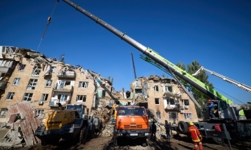 The murder of Parubiy, the Russian attack on Kyiv, and permission to leave for men under 22. Weekly digest