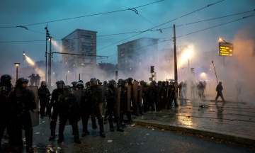 У Франції поновилися масштабні протести. На вулиці вийшли сотні тисяч людей, у кількох містах сталися сутички