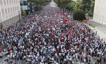 Dozens of Instagram accounts blocked in Albania amid protests against construction of Trumpʼs son-in-lawʼs resort