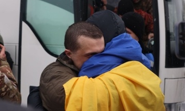 З російського полону повернули 157 українців — це військові та цивільні