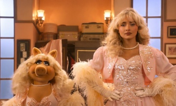 Що подивитися у вихідні. Святковий епізод культового «Маппет-шоу» із Сабріною Карпентер, продовження «Лінкольна для адвоката» і захопливий шпигунський бойовик «Демасковані»