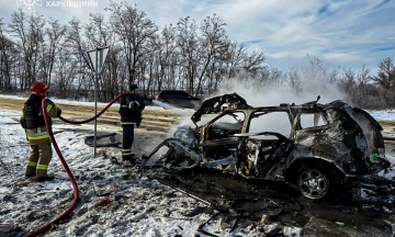 Russians hit a medicsʼ vehicle with a drone in the Kharkiv region. There are injuries, a woman died