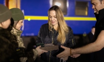 Angelina Jolie in Ukraine, massive shelling of energy facilities and attack on military awards ceremony. Weekly digest