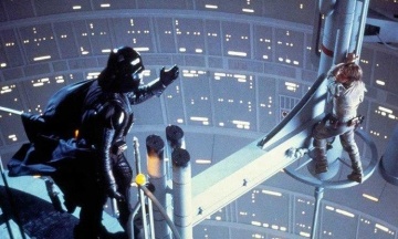 Luke Skywalkerʼs lightsaber with his severed hand to be auctioned for the first time