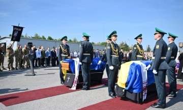 Прах лідера ОУН Андрія Мельника та його дружини Софії повернули до України