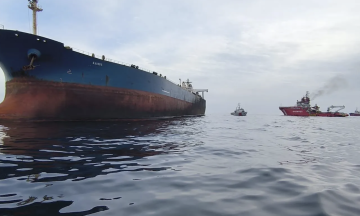 Болгарія врятувала пошкоджений російський танкер біля свого узбережжя — раніше його атакували дрони