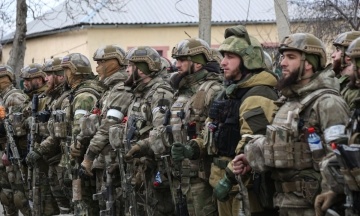 He tortured and robbed civilians during the occupation of the Kherson region: the head of the “Akhmat” unit was charged in absentia 