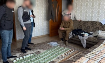 The National Police conducted over 40 searches at TRC officials in 16 regions. Tesla cars and a lot of cash were seized